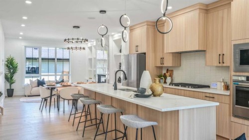 8926 34 Avenue, Calgary, AB 