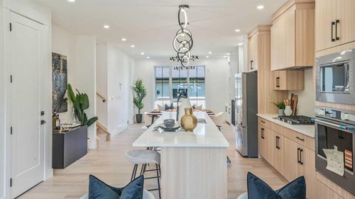 8926 34 Avenue, Calgary, AB 