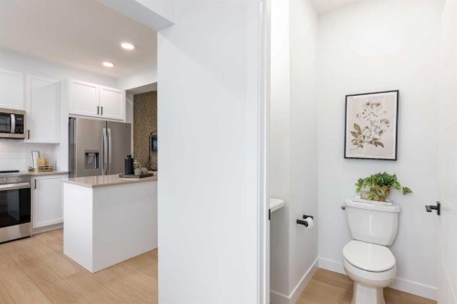 1510 Rangeview Drive Se, Calgary, AB - Indoor Photo Showing Kitchen
