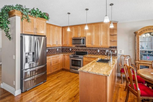 180 Hidden Vale Close Nw, Calgary, AB 