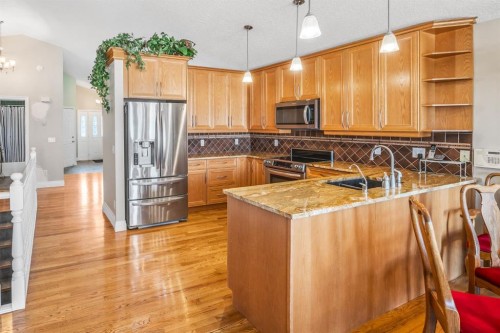 180 Hidden Vale Close Nw, Calgary, AB 