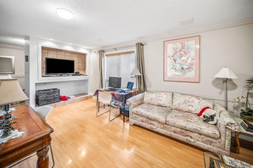 180 Hidden Vale Close Nw, Calgary, AB 