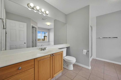 8 Valley Creek Crescent Nw, Calgary, AB - Indoor Photo Showing Bathroom