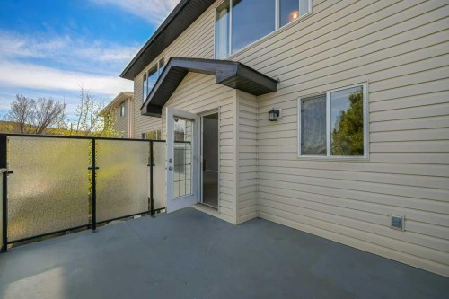 8 Valley Creek Crescent Nw, Calgary, AB - Outdoor With Exterior