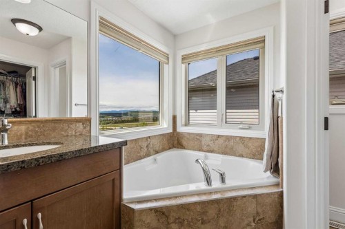 31 Sunset Point, Cochrane, AB 