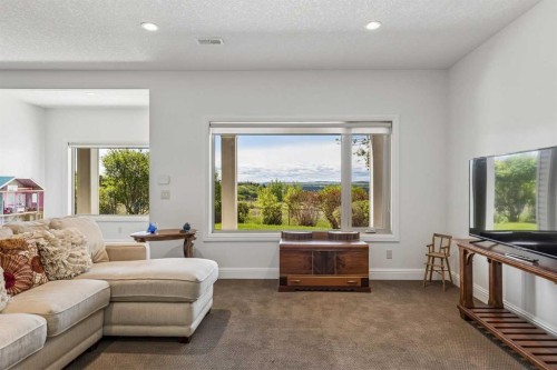31 Sunset Point, Cochrane, AB 