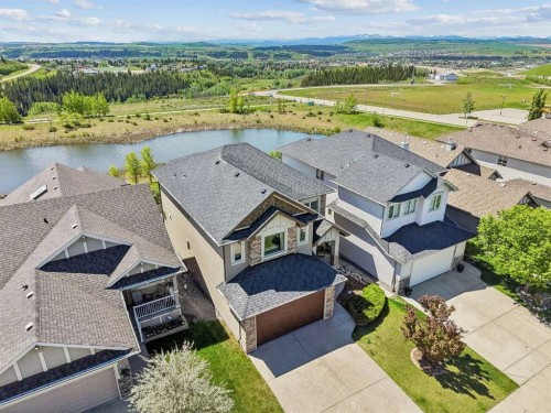 31 Sunset Point, Cochrane, AB 