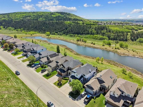 31 Sunset Point, Cochrane, AB 