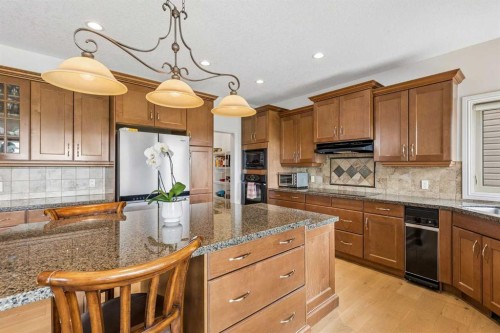 31 Sunset Point, Cochrane, AB 