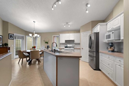 13 Somerset Gate Sw, Calgary, AB 