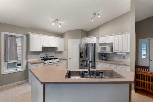 13 Somerset Gate Sw, Calgary, AB 