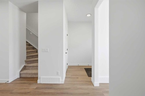 8557 Huxbury Drive, Calgary, AB 