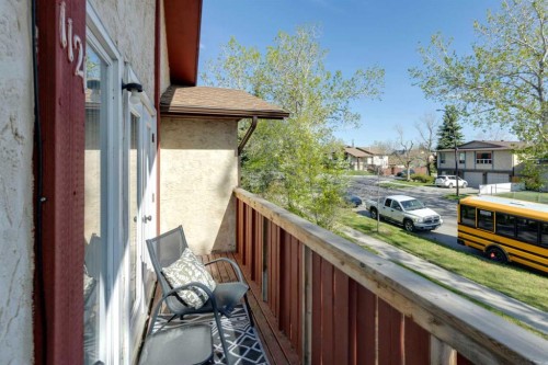 1121 Berkley Drive Nw, Calgary, AB - Outdoor With Balcony With Exterior