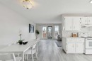 1121 Berkley Drive Nw, Calgary, AB  - Indoor Photo Showing Kitchen 
