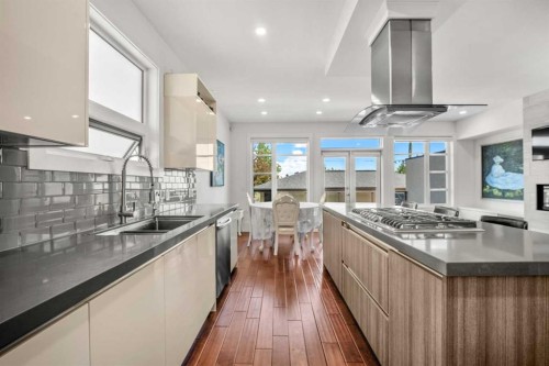 2412 28 Avenue Sw, Calgary, AB 