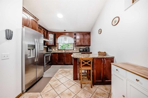 16 Martinridge Way, Calgary, AB 
