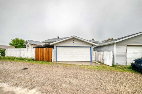 16 Martinridge Way, Calgary, AB 