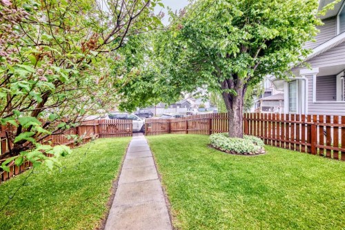 16 Martinridge Way, Calgary, AB 