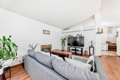 16 Martinridge Way, Calgary, AB 