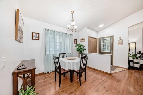16 Martinridge Way, Calgary, AB 