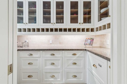 3013 Montcalm Crescent Sw, Calgary, AB - 