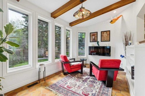 3013 Montcalm Crescent Sw, Calgary, AB - Indoor