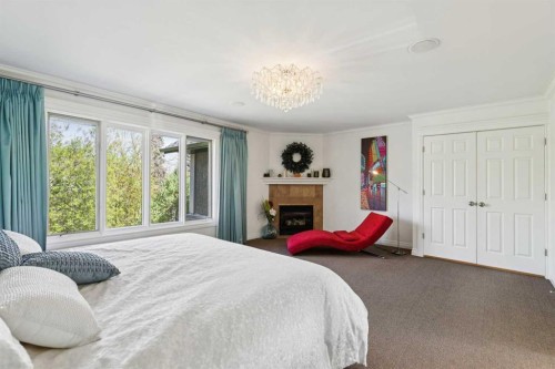 3013 Montcalm Crescent Sw, Calgary, AB - Indoor Photo Showing Bedroom