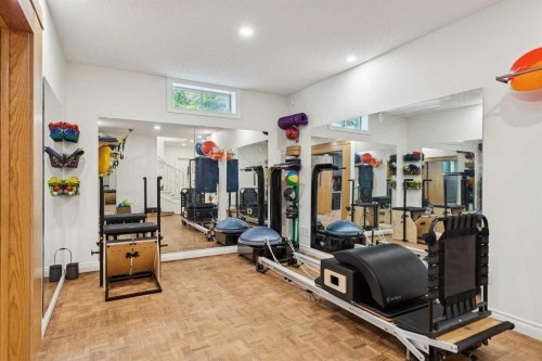 3013 Montcalm Crescent Sw, Calgary, AB - Indoor Photo Showing Gym Room