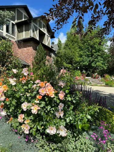 3013 Montcalm Crescent Sw, Calgary, AB - Outdoor