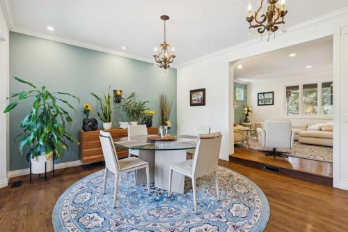 3013 Montcalm Crescent Sw, Calgary, AB - Indoor Photo Showing Dining Room