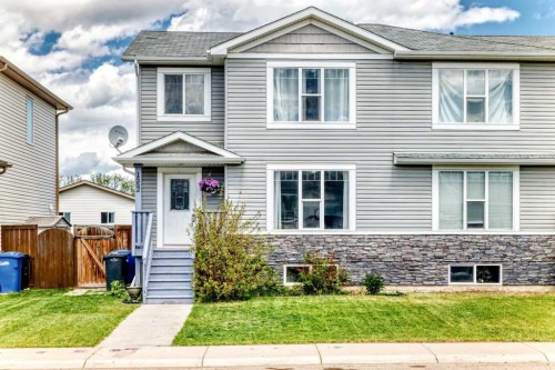1552 Mcalpine Street  Carstairs, AB T0M 0N0