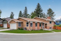 19 Deercrest Way SE Calgary, AB T2J 5W3