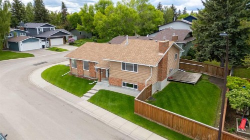 19 Deercrest Way Se, Calgary, AB 