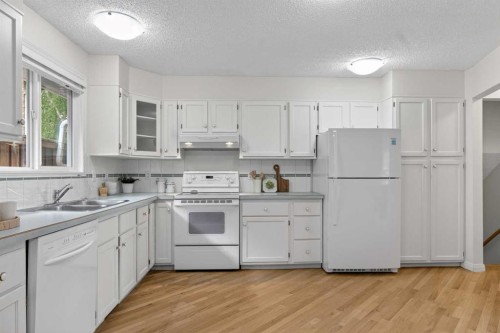 19 Deercrest Way Se, Calgary, AB 