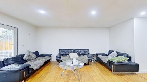 101-1305 Glenmore Trail, Calgary, AB - Indoor Photo Showing Living Room