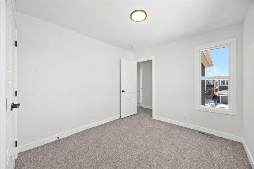 215 Sora Terrace Se, Calgary, AB 