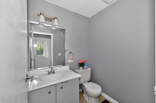 10 Falconer Terrace Ne, Calgary, AB 