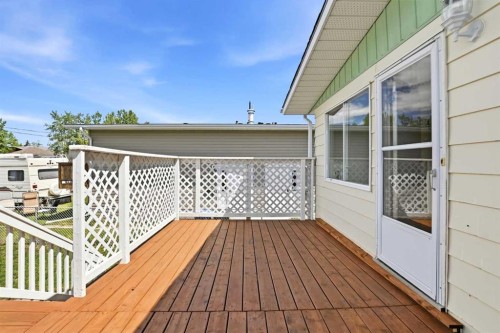 2108 23 Avenue Close, Bowden, AB 