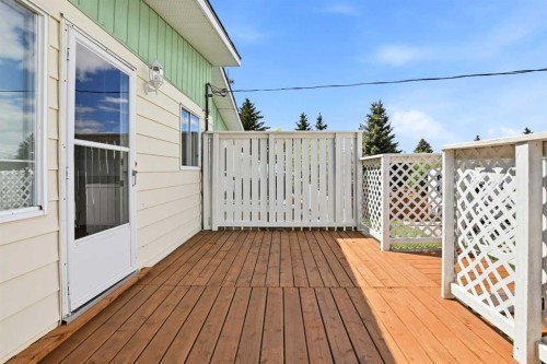 2108 23 Avenue Close, Bowden, AB 