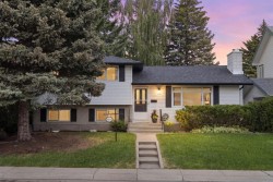 5032 Vanstone Crescent NW Calgary, AB T3A 0V9