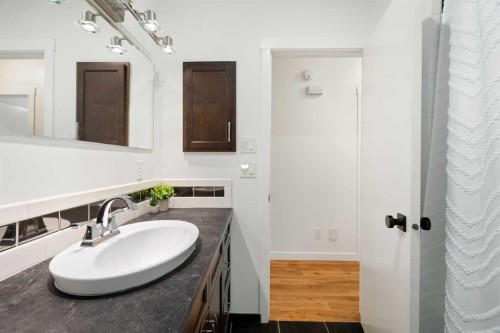 5032 Vanstone Crescent Nw, Calgary, AB 