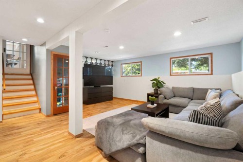 5032 Vanstone Crescent Nw, Calgary, AB 