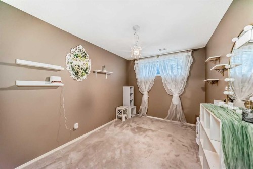 173 Eversyde Common Sw, Calgary, AB - Indoor Photo Showing Other Room