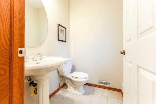 256 43 Avenue Nw, Calgary, AB 