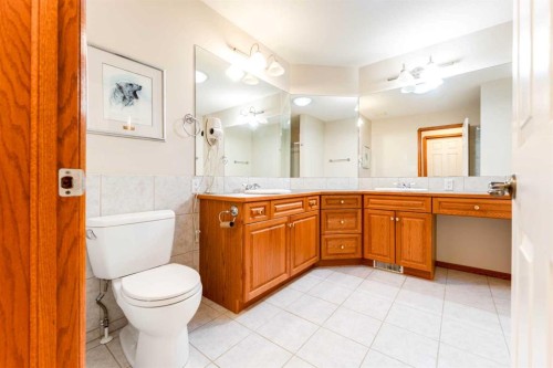 256 43 Avenue Nw, Calgary, AB 