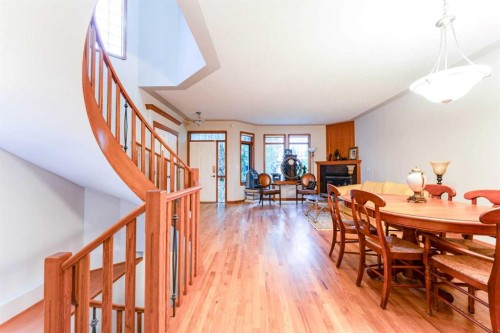 256 43 Avenue Nw, Calgary, AB 