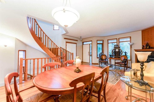 256 43 Avenue Nw, Calgary, AB 