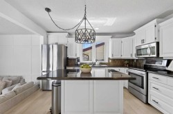 240 Canniff Place SW Calgary, AB T2W 2L8