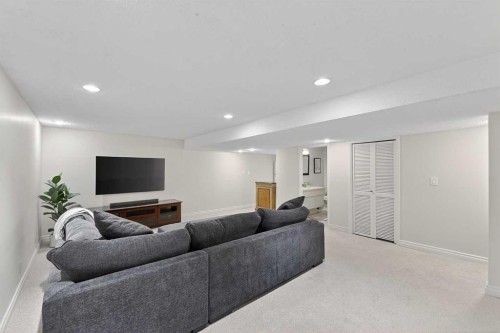 240 Canniff Place Sw, Calgary, AB 