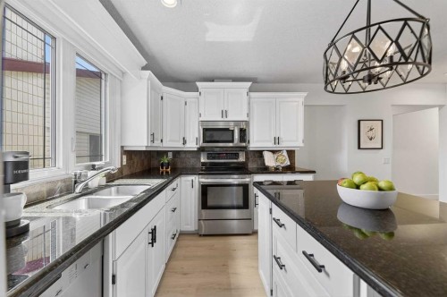 240 Canniff Place Sw, Calgary, AB 